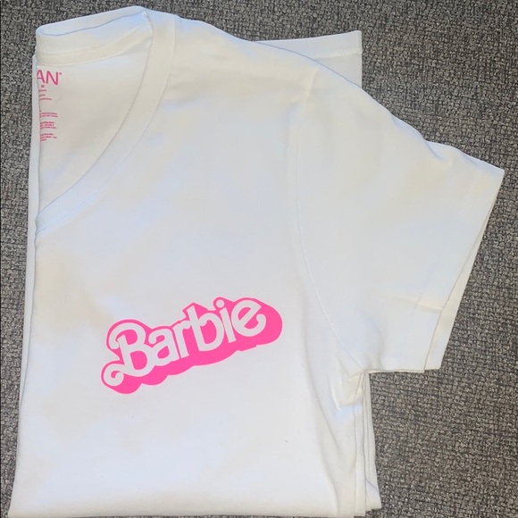‼️Sold!!‼️ Barbie T-Shirt - Picture 1 of 3